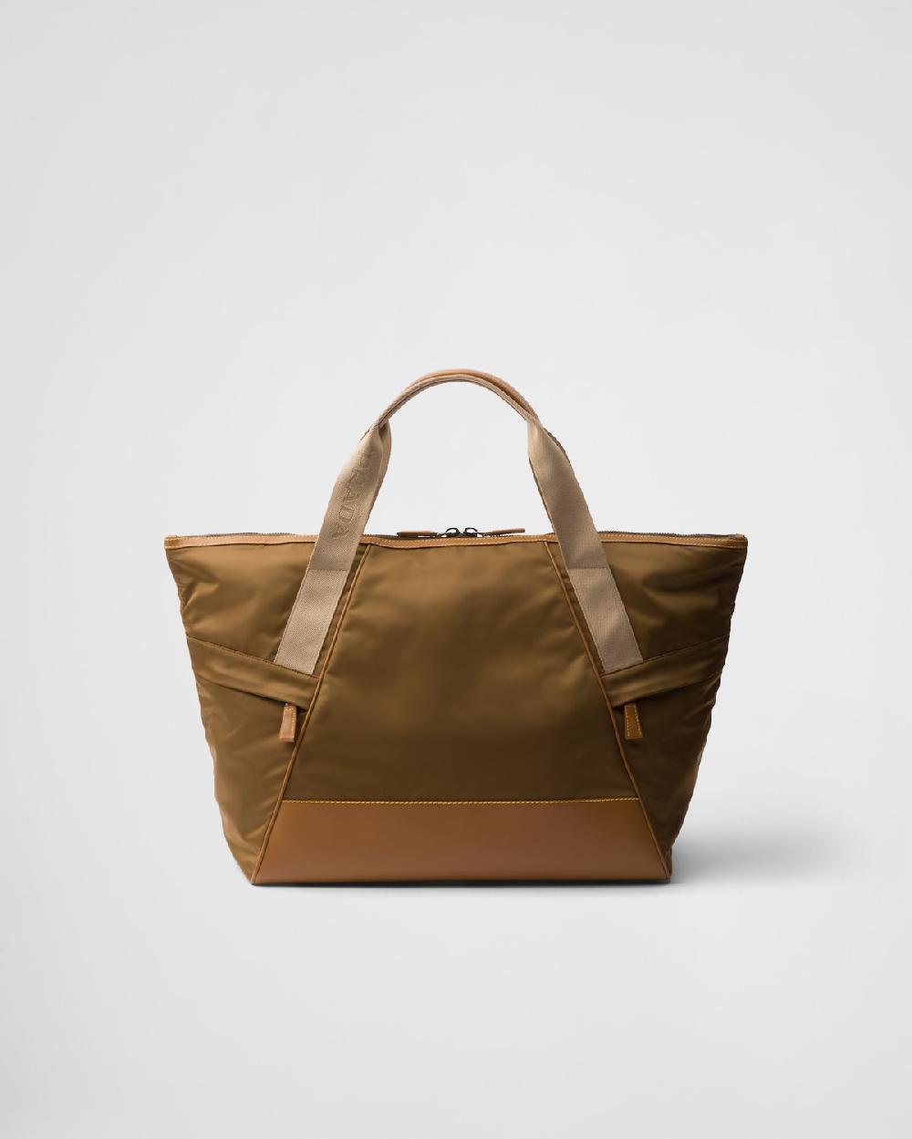 Prada Bolsa de viaje de Re-Nylon y piel COMPRAR AHORA