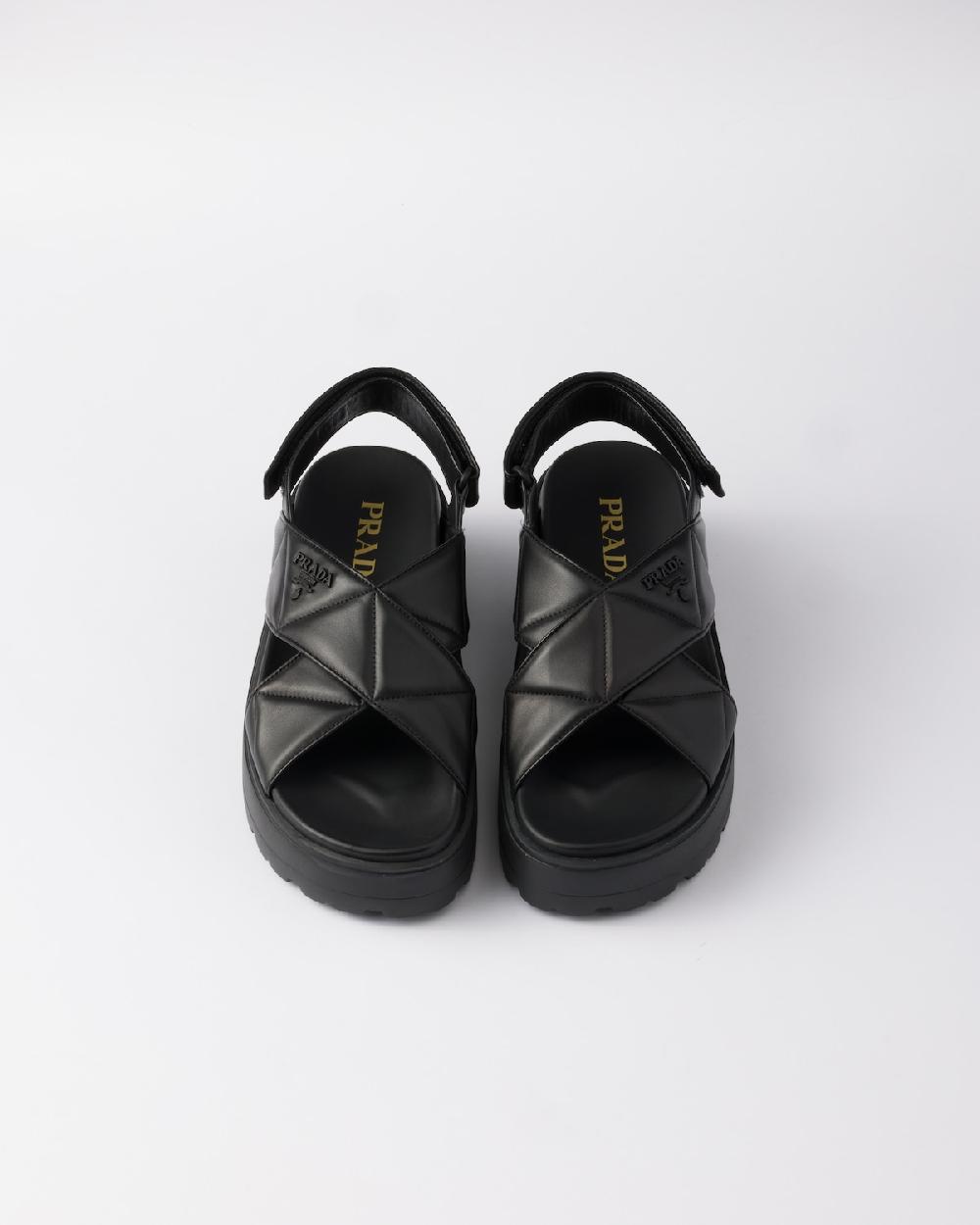 Prada Sandalias de plataforma plana de napa trenzada Descuento por venta flash