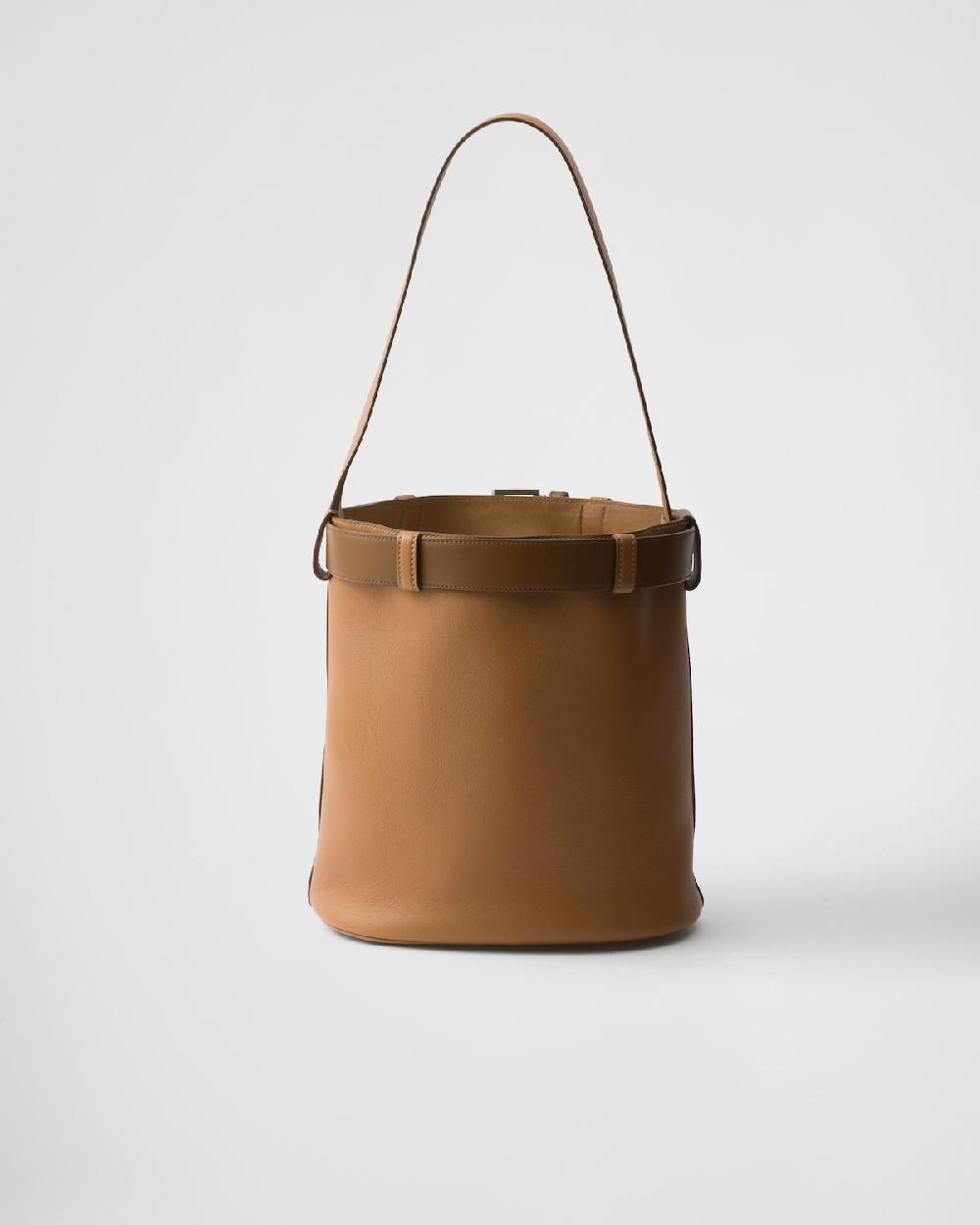 Prada Bolso saco Prada Buckle de piel con cinturón Libre de impuestos