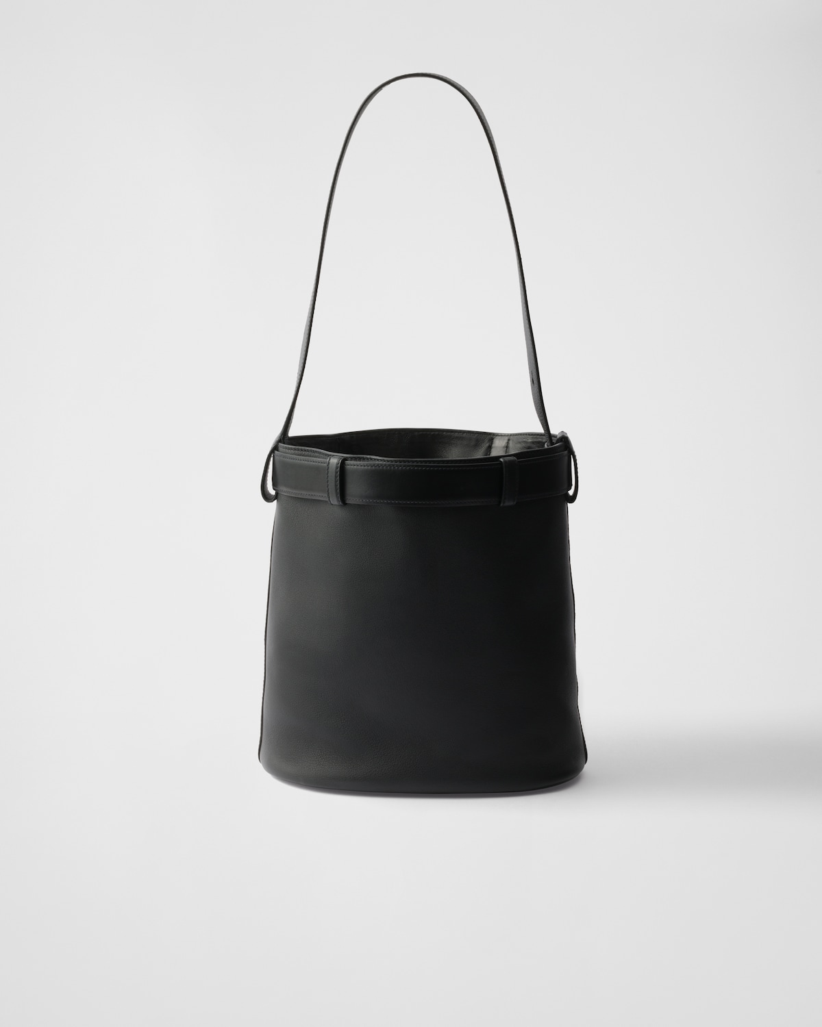 Prada Bolso saco Prada Buckle de piel con cinturón Descuentos del mes