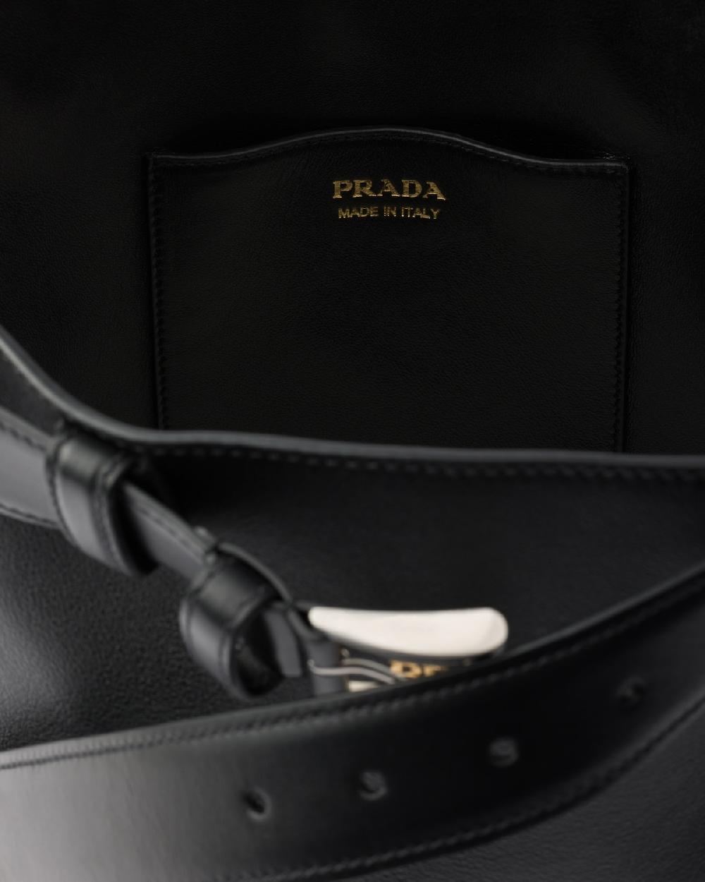 Prada Bolso saco Prada Buckle de piel con cinturón Descuentos del mes