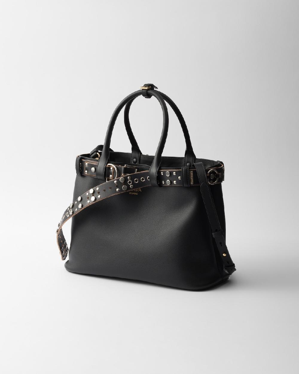 Prada Bolso Prada Buckle de piel grande con cinturón con tachuelas Última moda