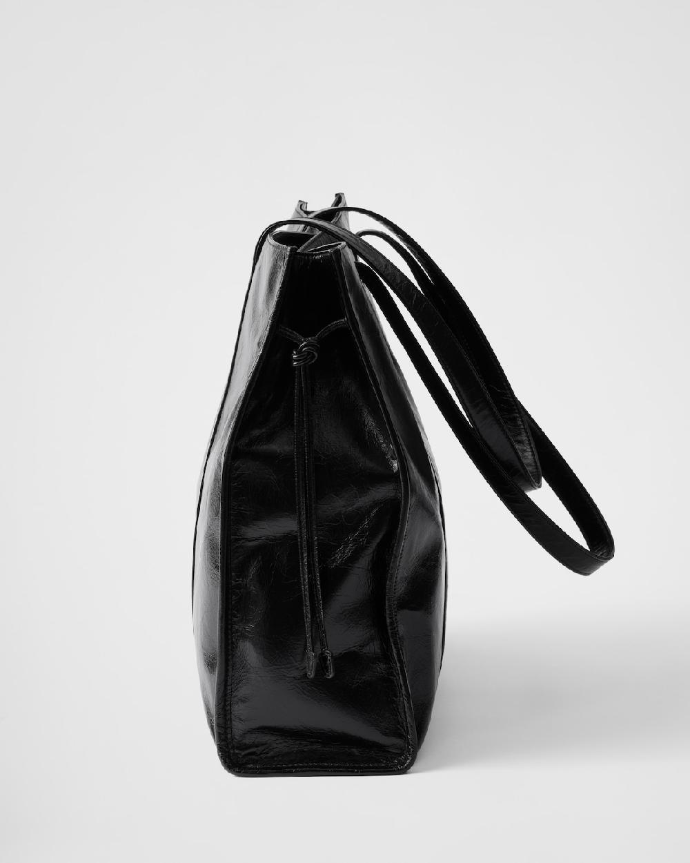 Prada Bolso tote grande de piel 2025