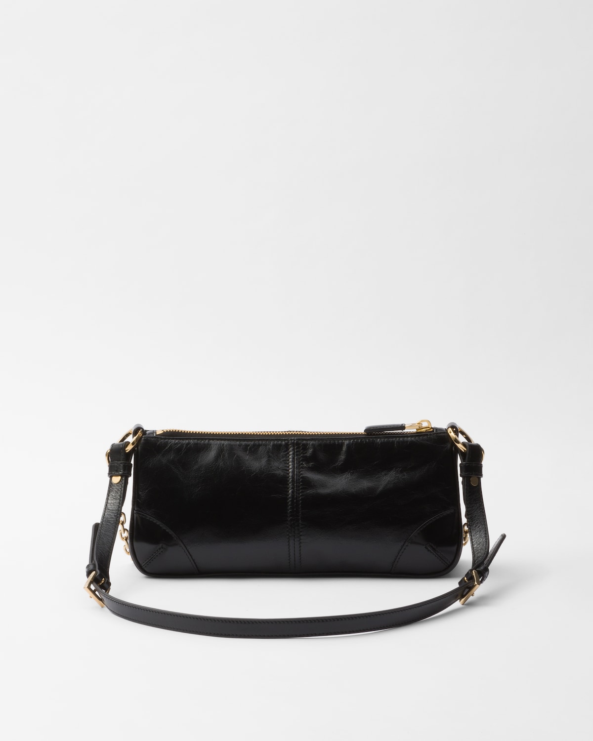 Prada Bolso bandolera mediano de piel Prada Re-Edition 2002 Outlet