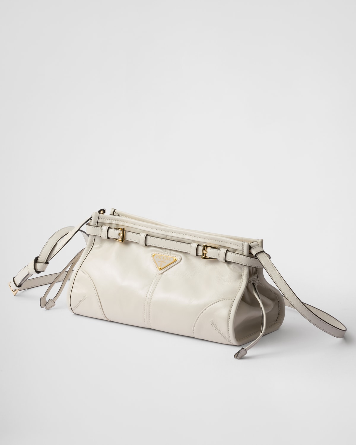 Prada Bandolera pequeña de piel Venta caliente