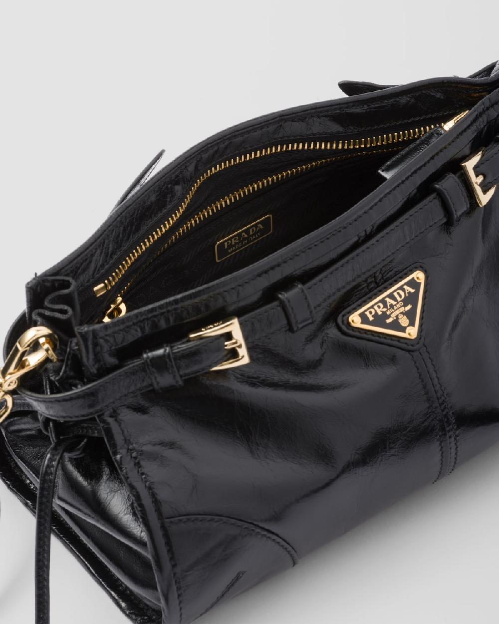 Prada Bandolera pequeña de piel En oferta