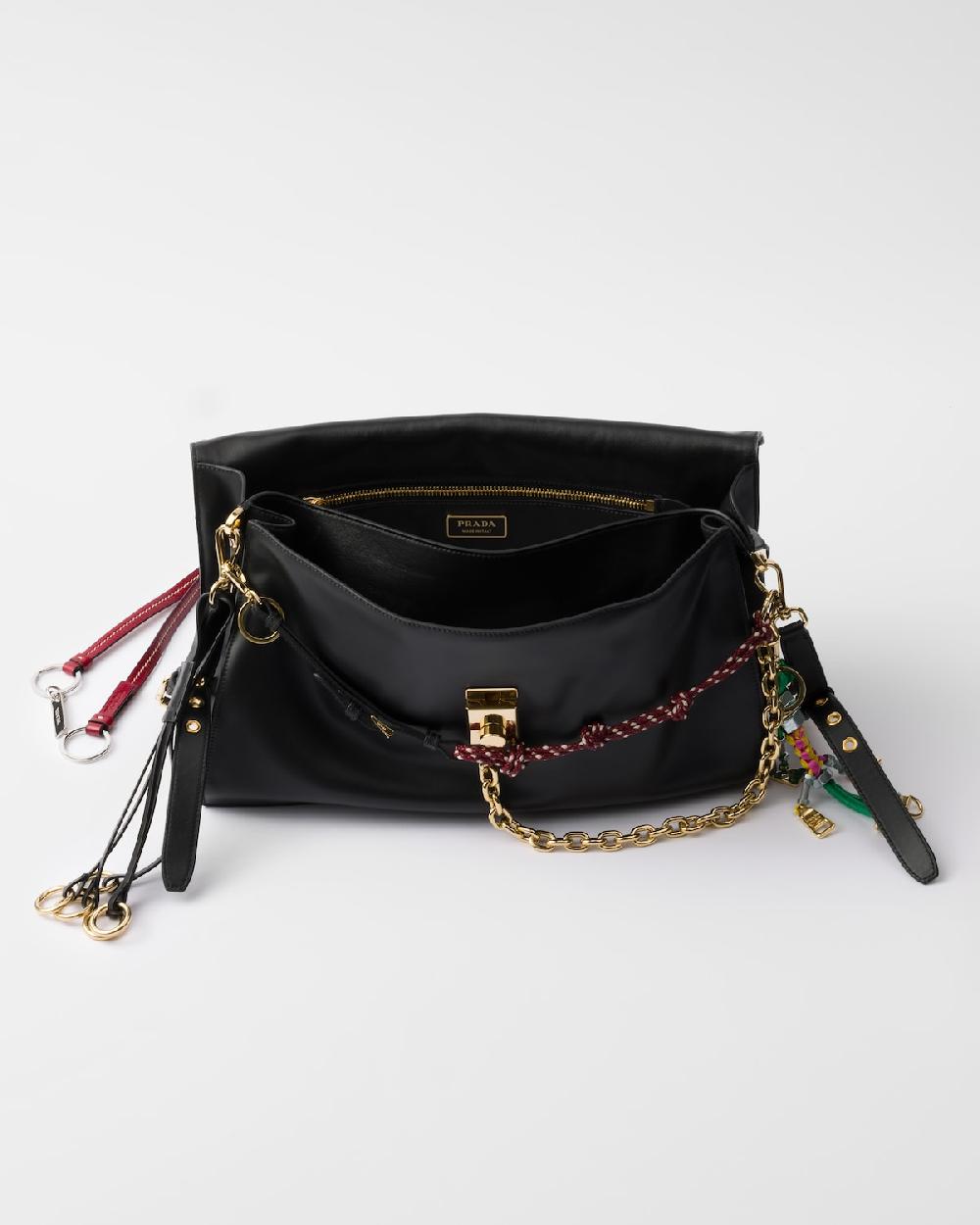 Prada Bolso bandolera Prada Soft Sound de piel con colgantes grande Gran oferta