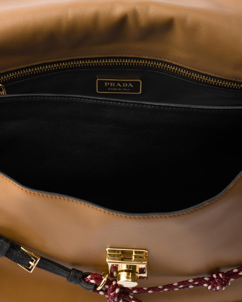 Prada Bolso bandolera Prada Soft Sound de piel con colgantes grande Rebajas baratas