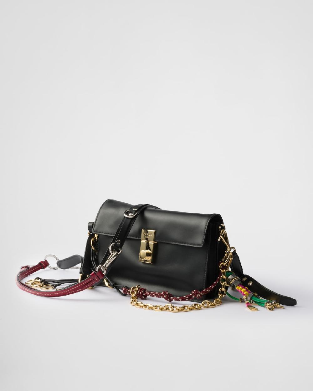 Prada Bolso bandolera Prada Soft Sound de piel con colgantes pequeño Rebajas de fábrica