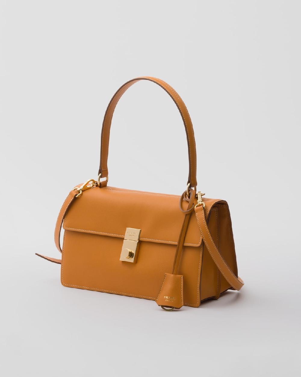 Prada Bolso bandolera Prada Soft Sound de piel mediano Liquidación