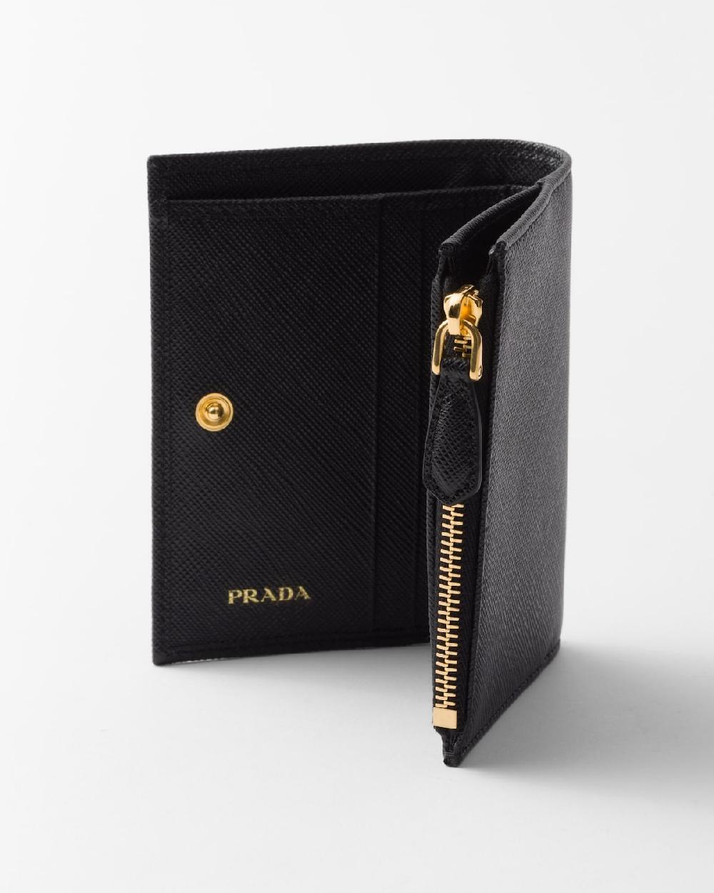 Prada Cartera pequeña de piel Saffiano Ahorra y exporta