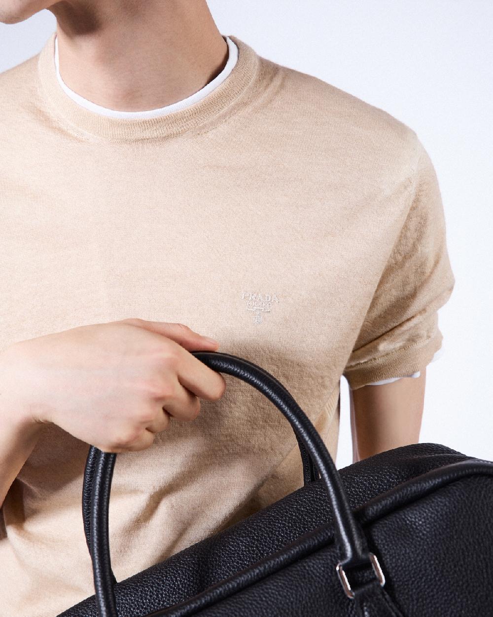 Prada Jersey de cuello redondo en cachemir Oferta especial de fábrica
