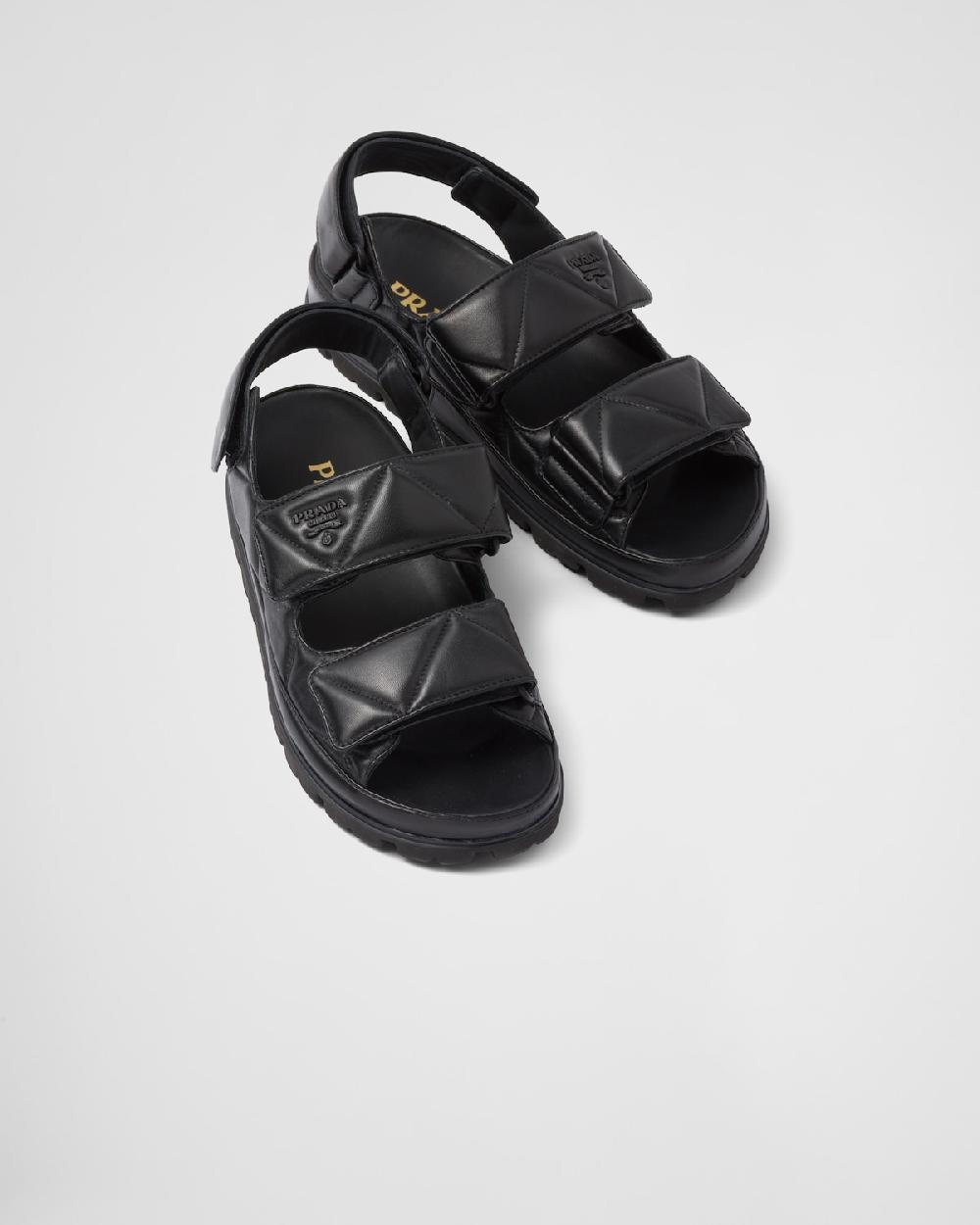 Prada Sandalias de napa acolchadas Precios de Black Friday