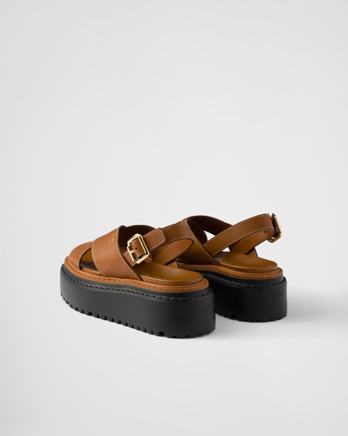 Prada Sandalias de piel trenzada Última moda