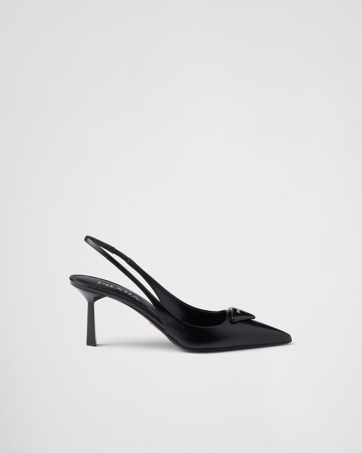Prada Zapatos de salón destalonados de charol Saffiano