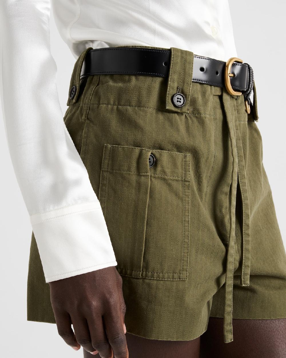 Prada Pantalones cortos de chevrón lavados Los más vendidos