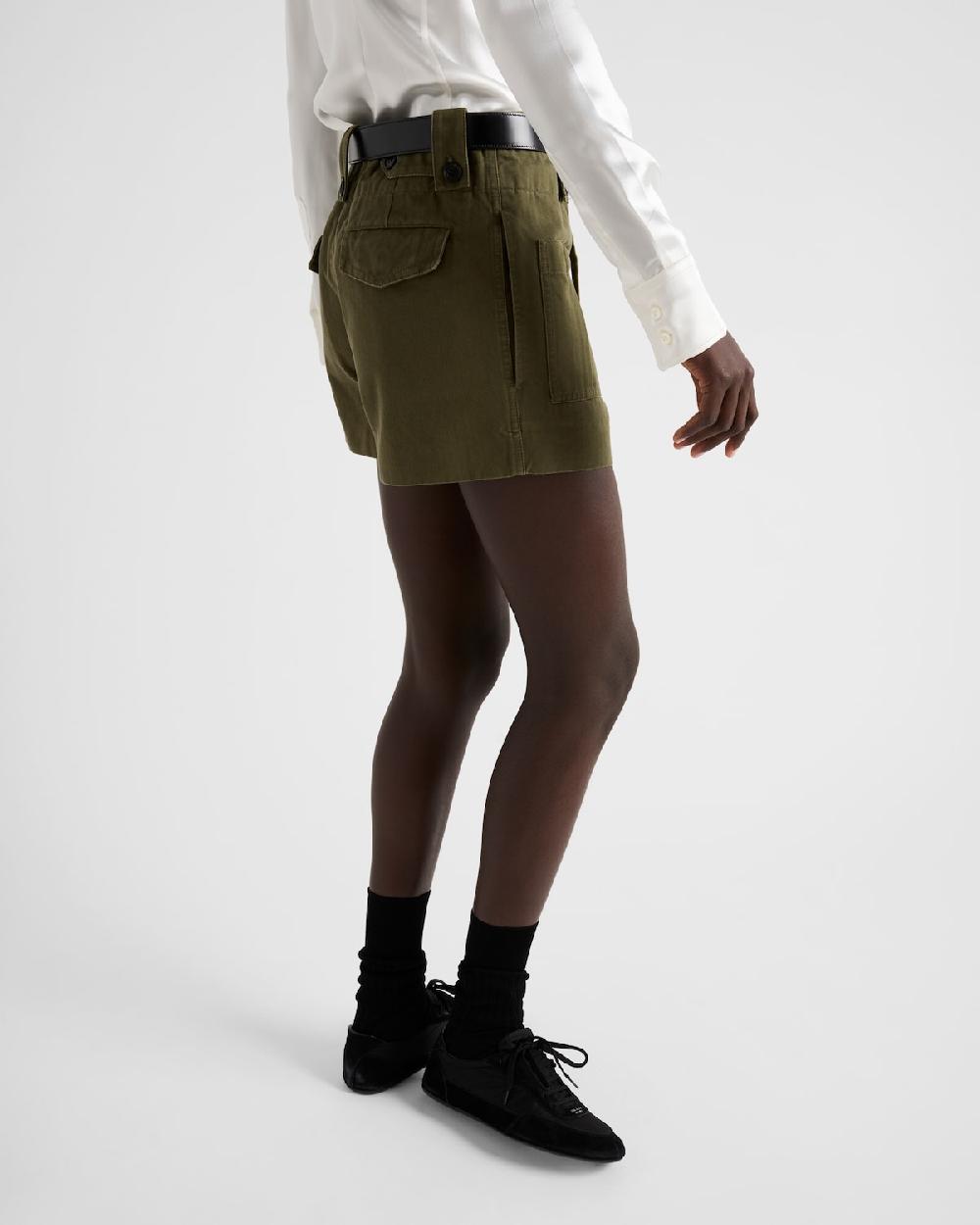 Prada Pantalones cortos de chevrón lavados Los más vendidos
