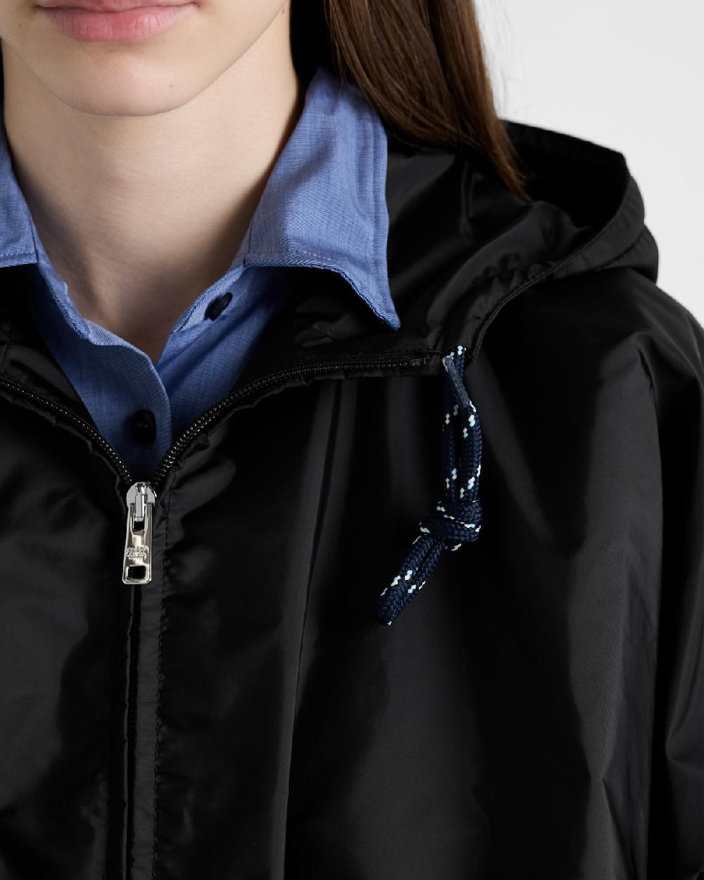 Prada Chubasquero de Re-Nylon ligero Precio de fábrica