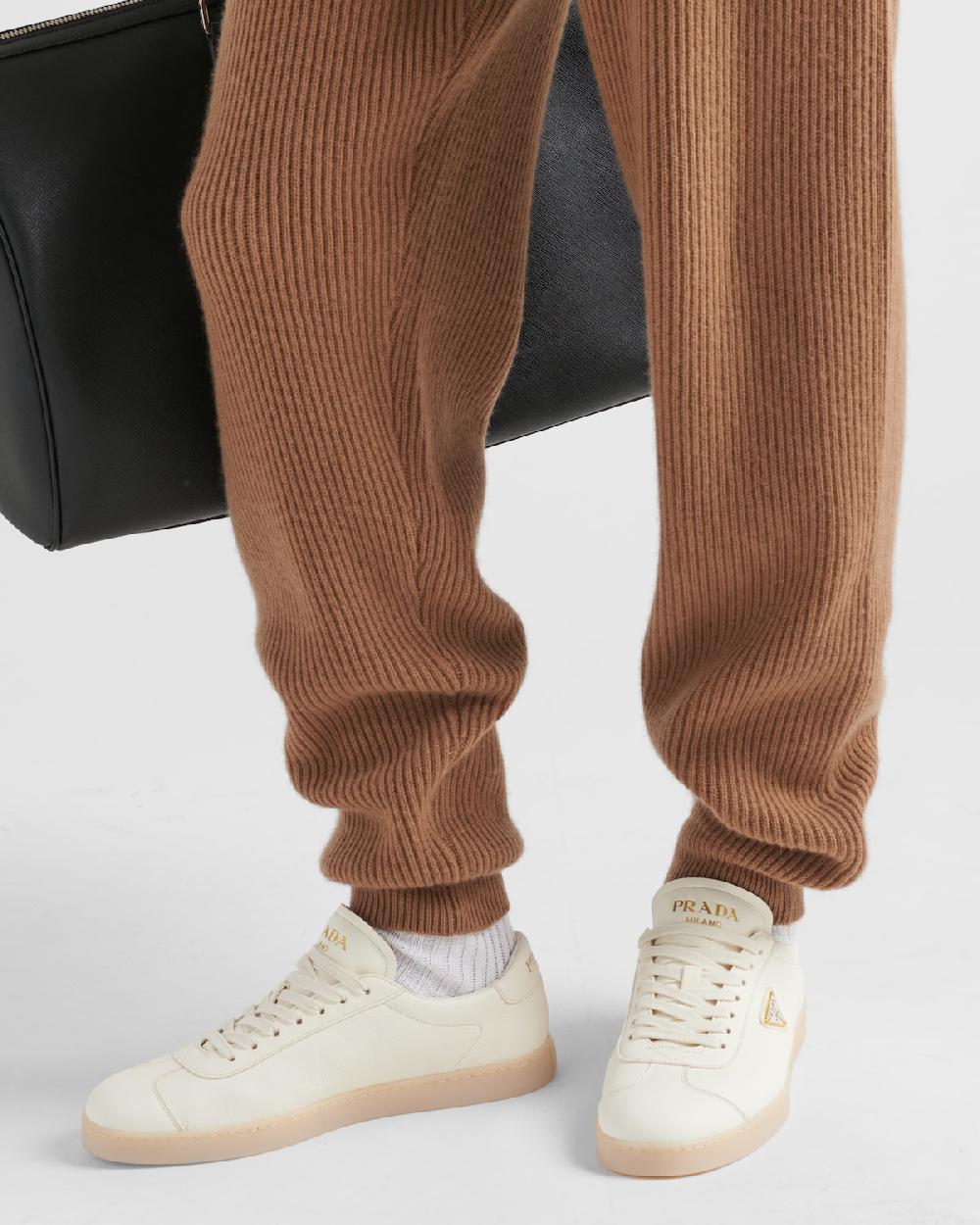 Prada Zapatillas Lane de piel de ciervo En oferta