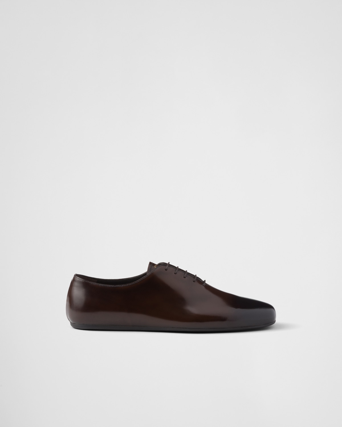 Prada Zapatos de piel cepillada con cordones