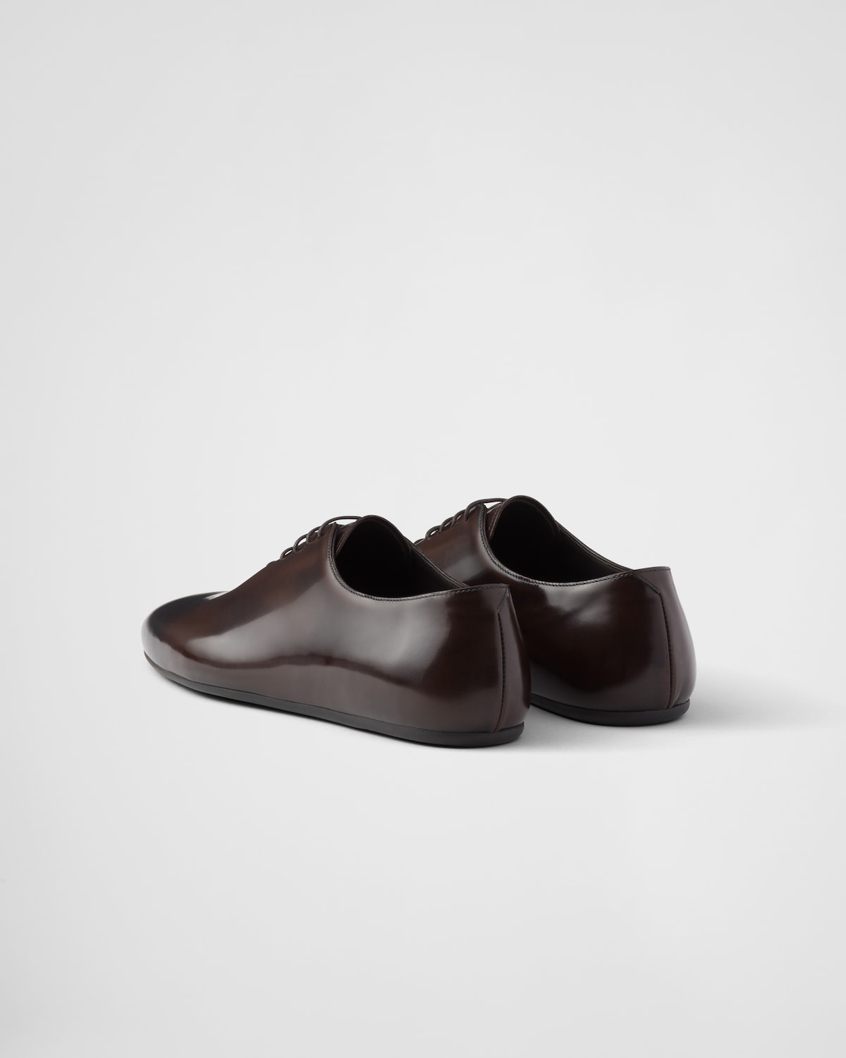 Prada Zapatos de piel cepillada con cordones Oferta exclusiva