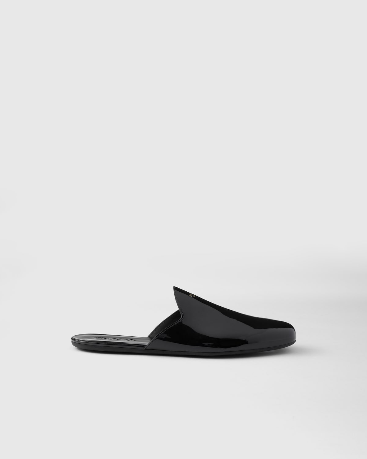 Prada Zapatillas de charol destalonadas