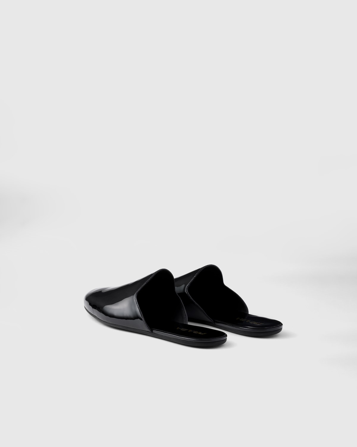 Prada Zapatillas de charol destalonadas Descuento por venta flash