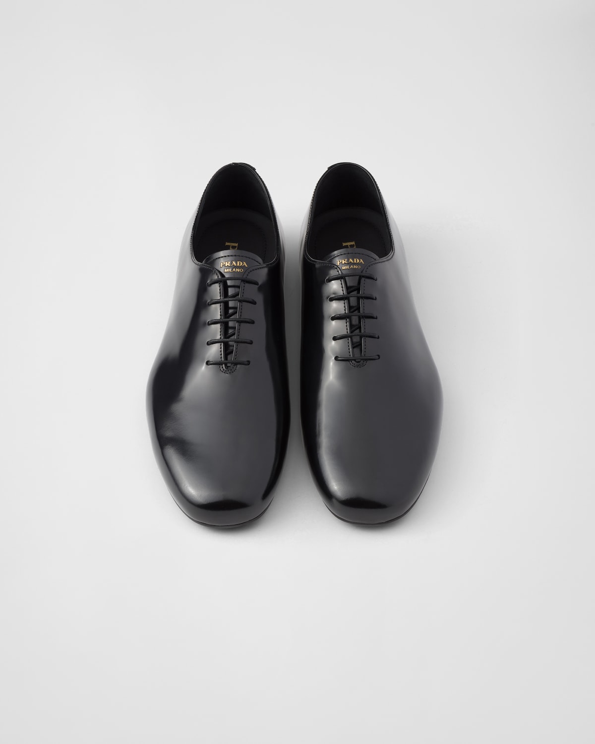 Prada Zapatos de piel cepillada con cordones Ofertas de temporada