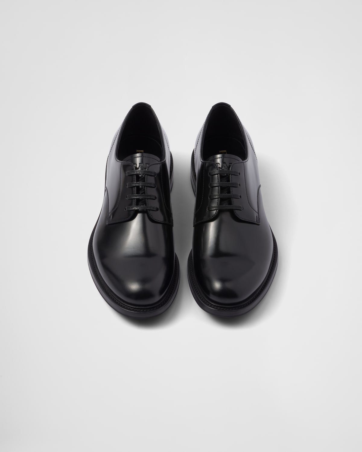 Prada Zapatos de piel cepillada con cordones Ofertas especiales
