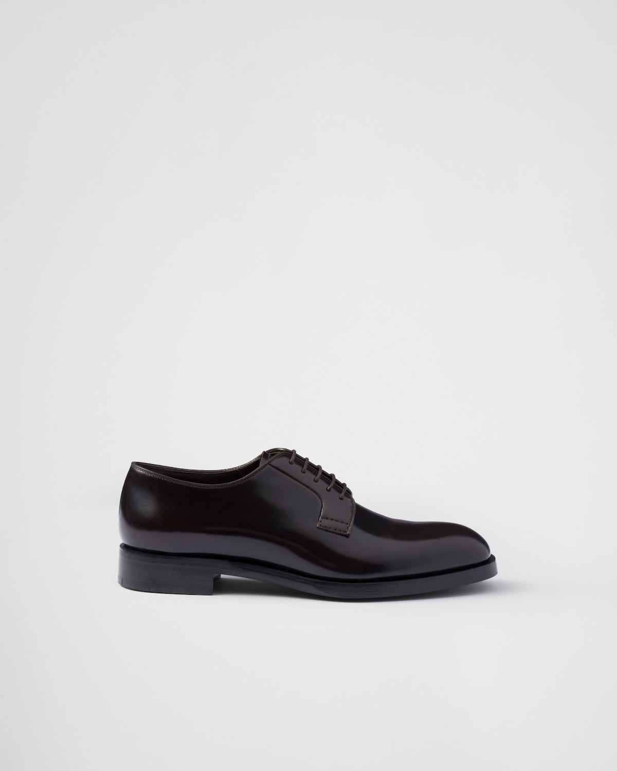 Prada Zapatos de piel cepillada con cordones