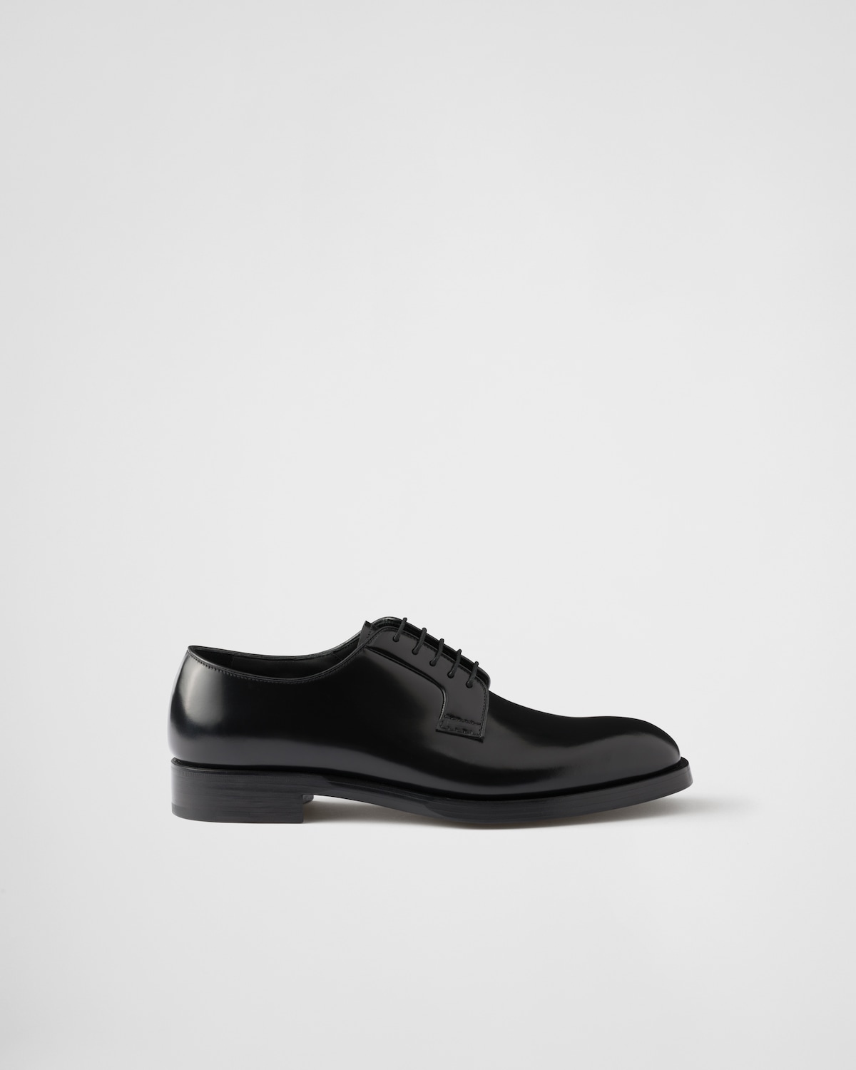 Prada Zapatos de piel cepillada con cordones
