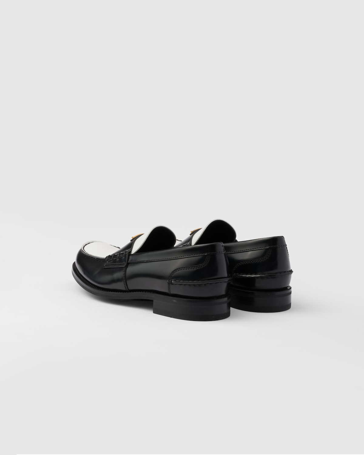 Prada Mocasines de piel cepillada en dos tonos Outlet online