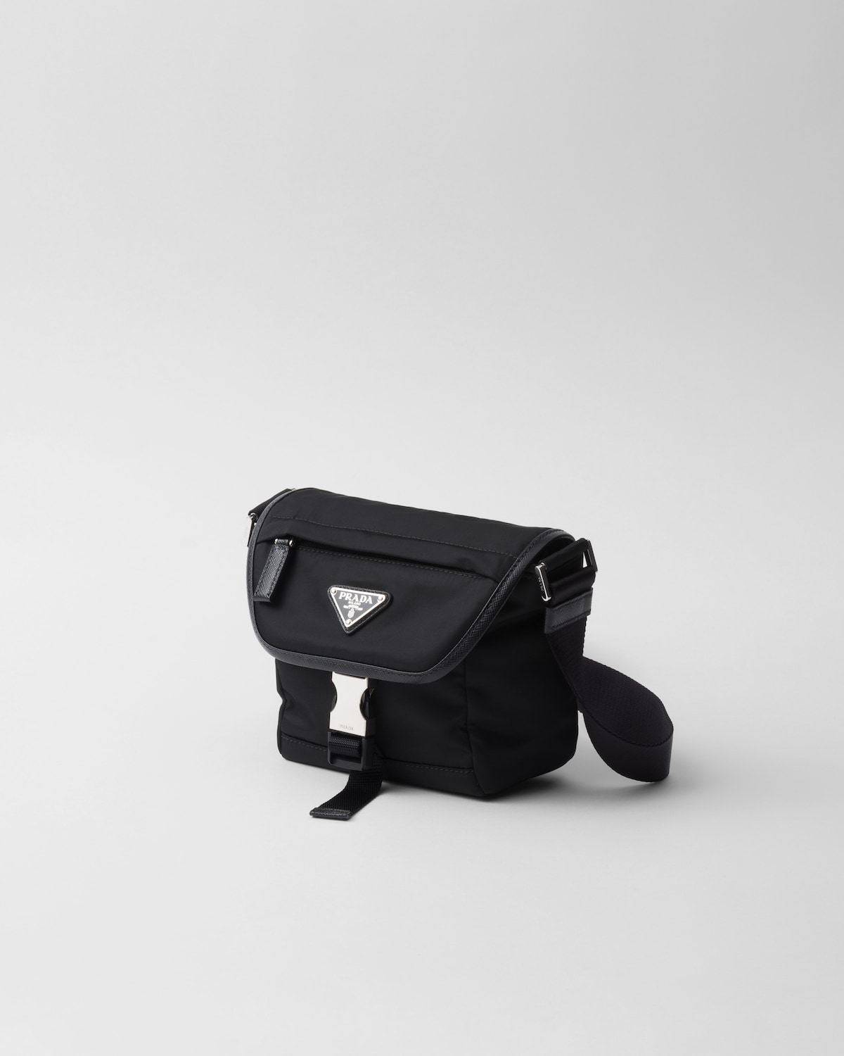 Prada Bolso bandolera de Re-Nylon y piel Saffiano