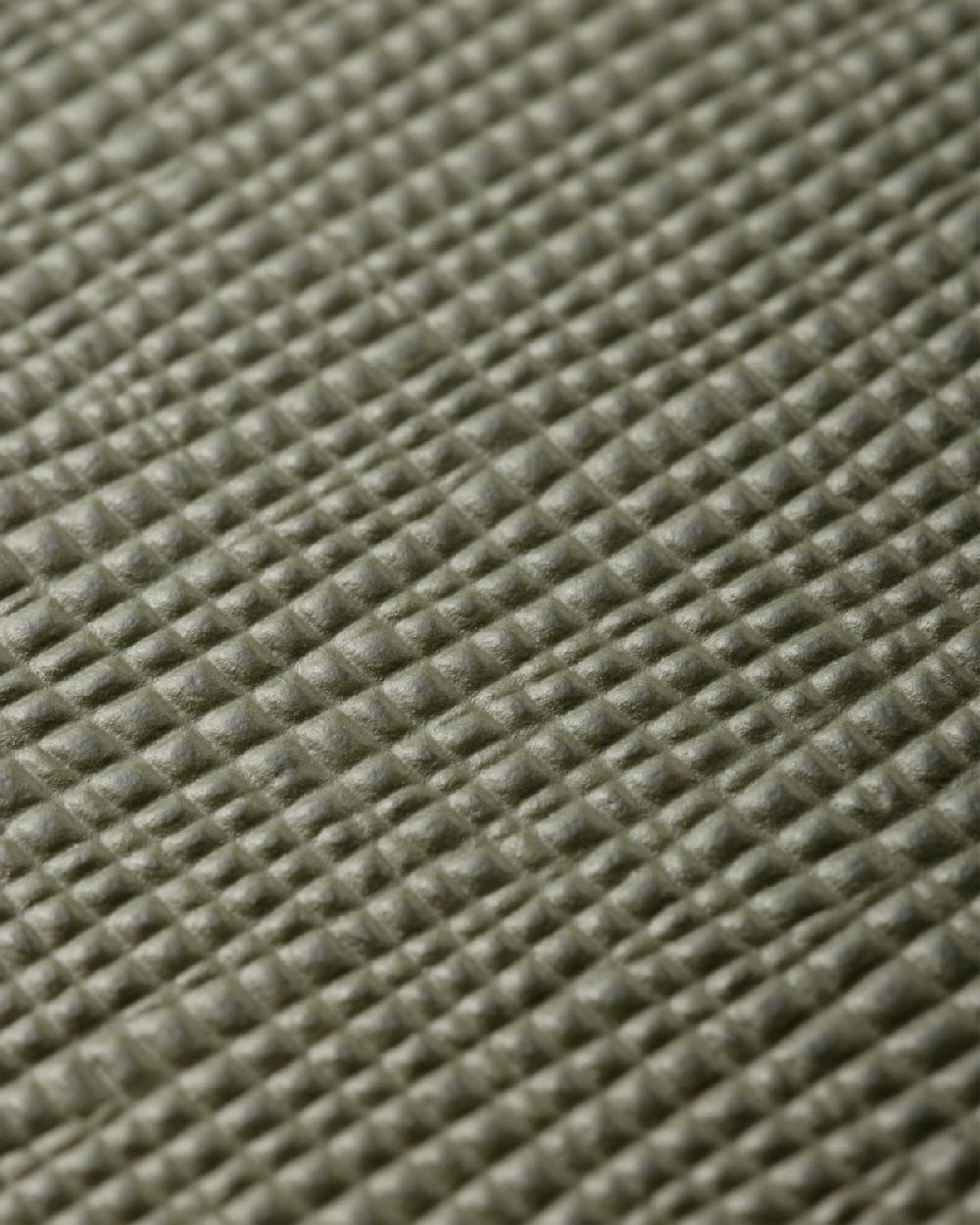Prada Funda de piel Saffiano para iPhone 16 Pro Promoción trimestral