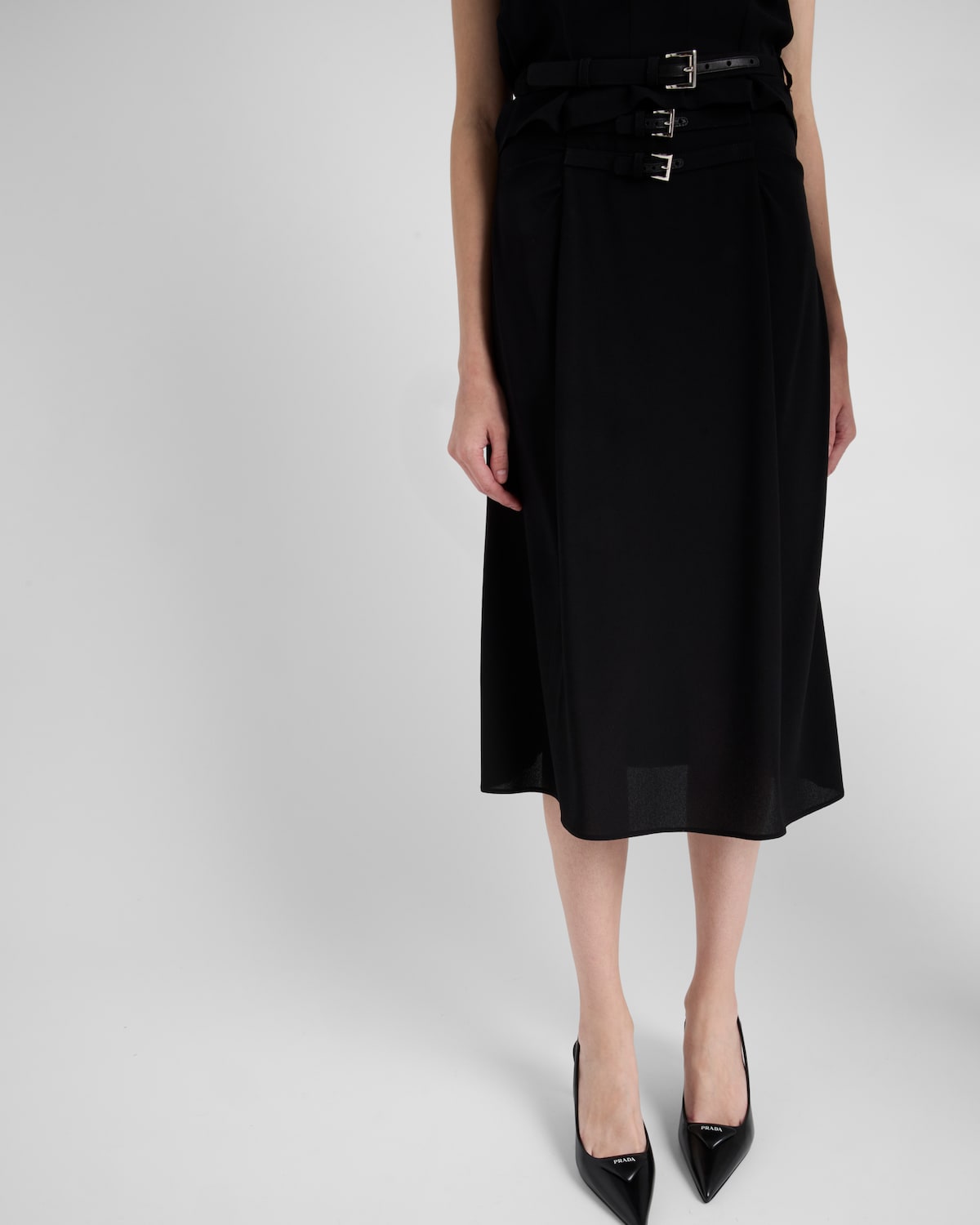 Prada Zapatos de salón slingbacks en piel cepillada En oferta