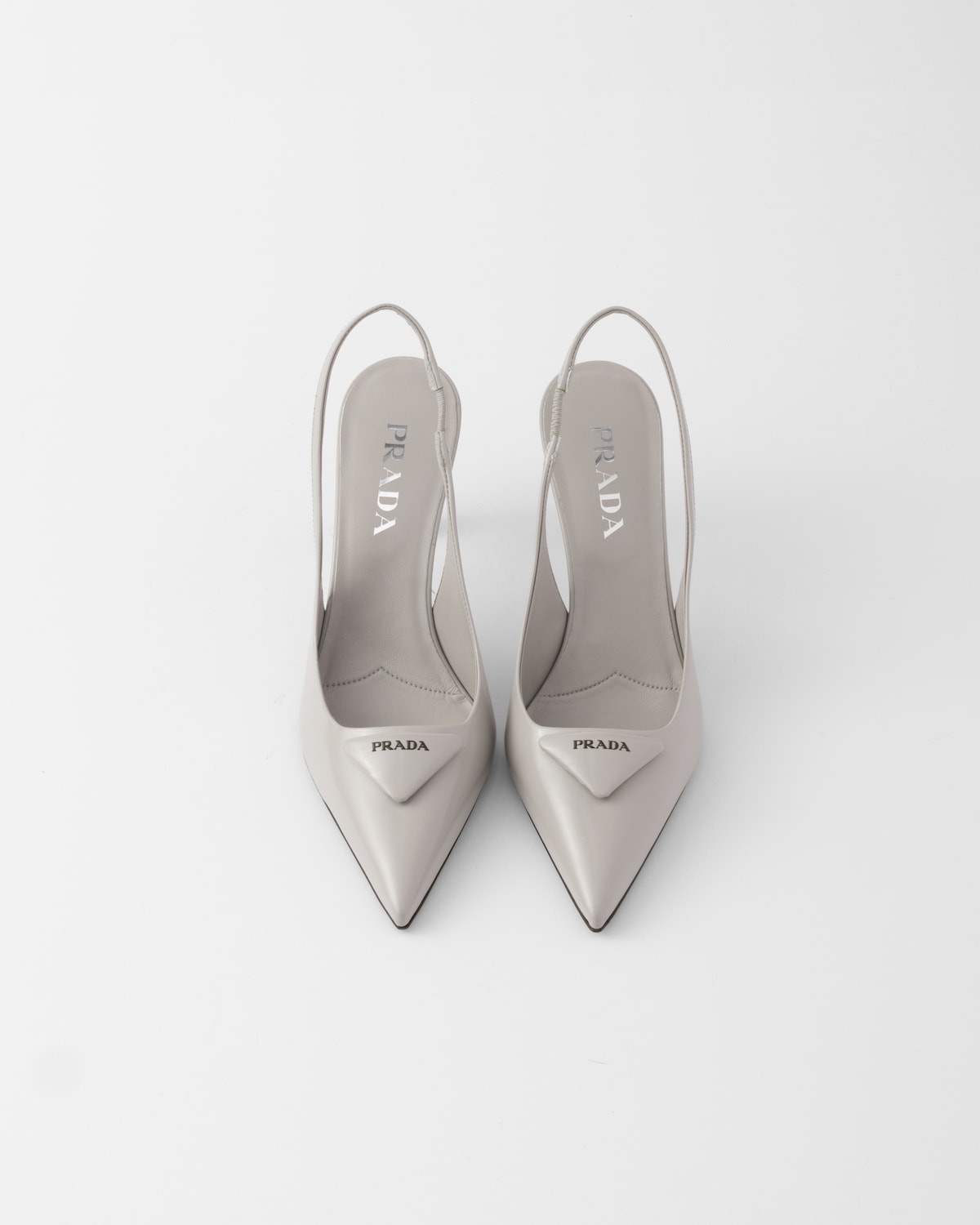 Prada Zapatos de salón slingbacks en piel cepillada Libre de impuestos