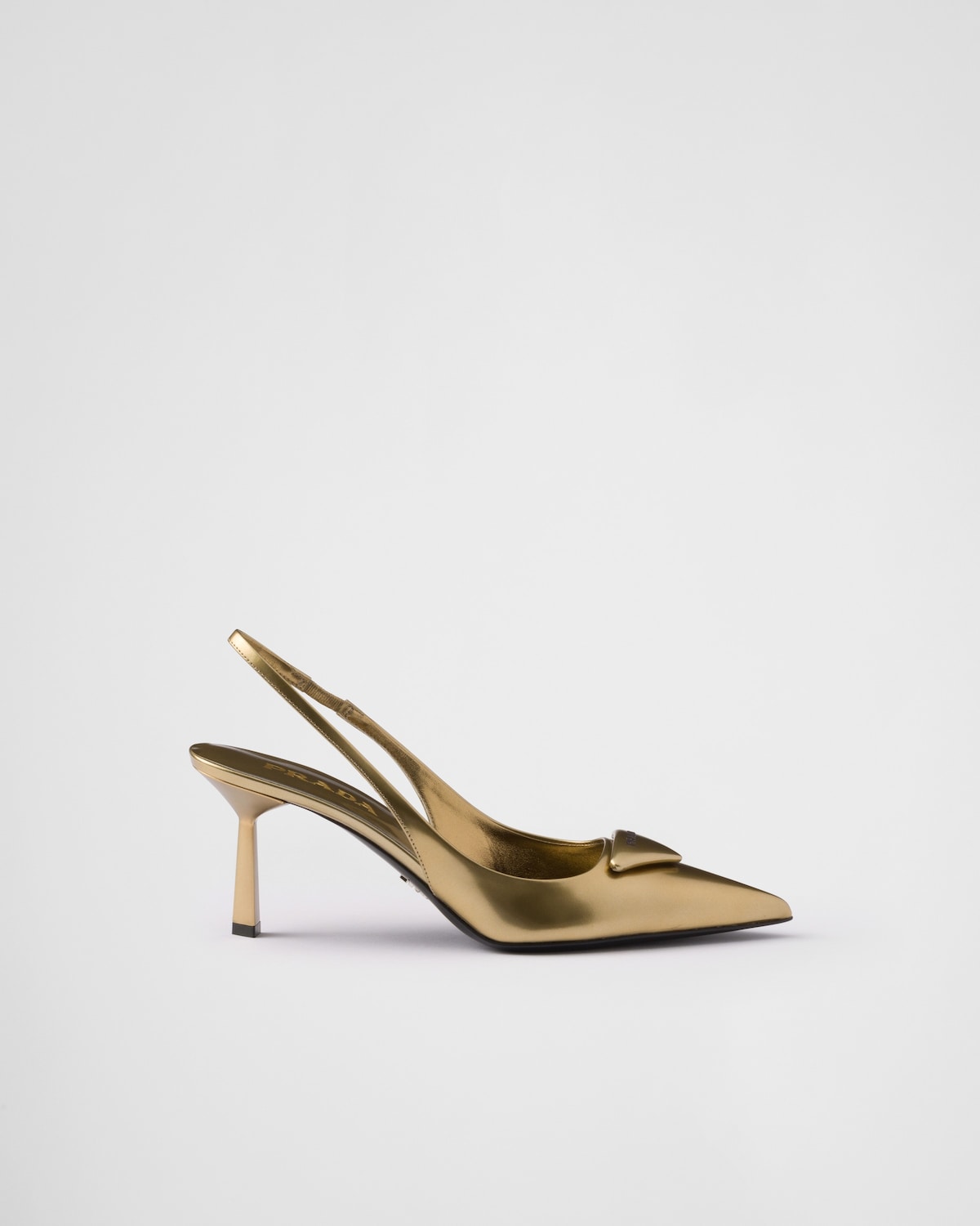 Prada Zapatos de salón destalonados de piel metalizada