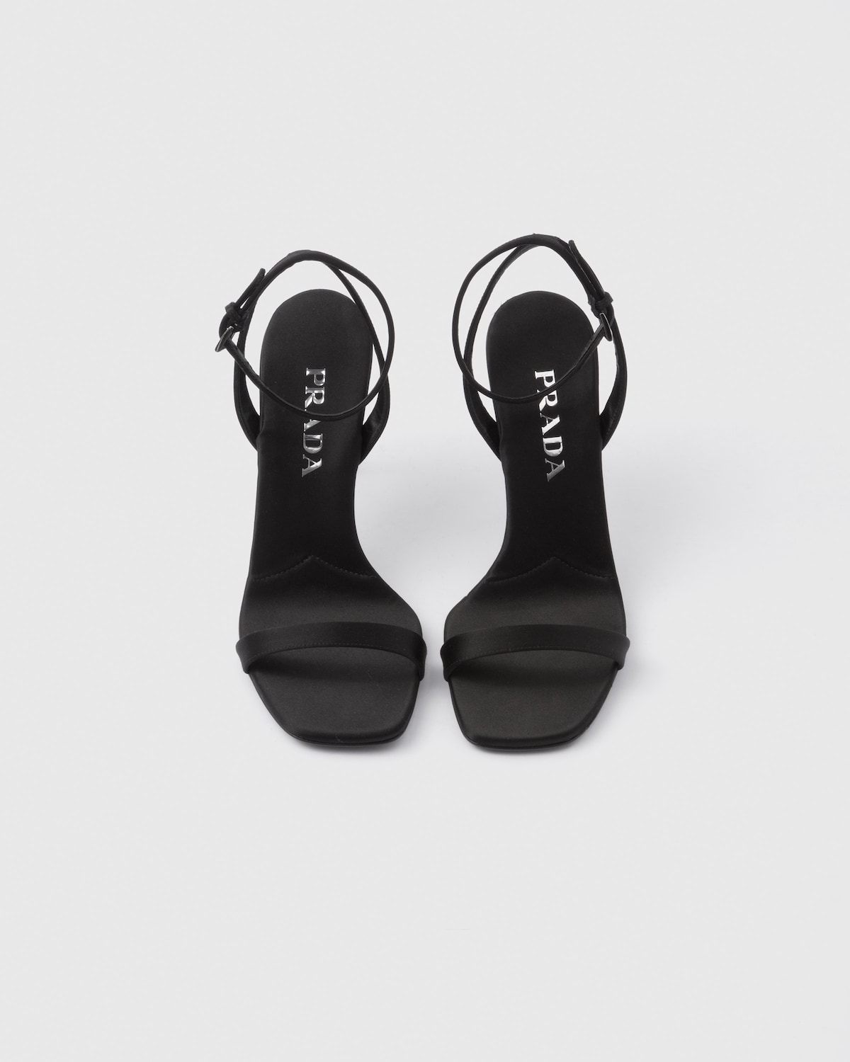 Prada Sandalias de satén de tacón alto Outlet