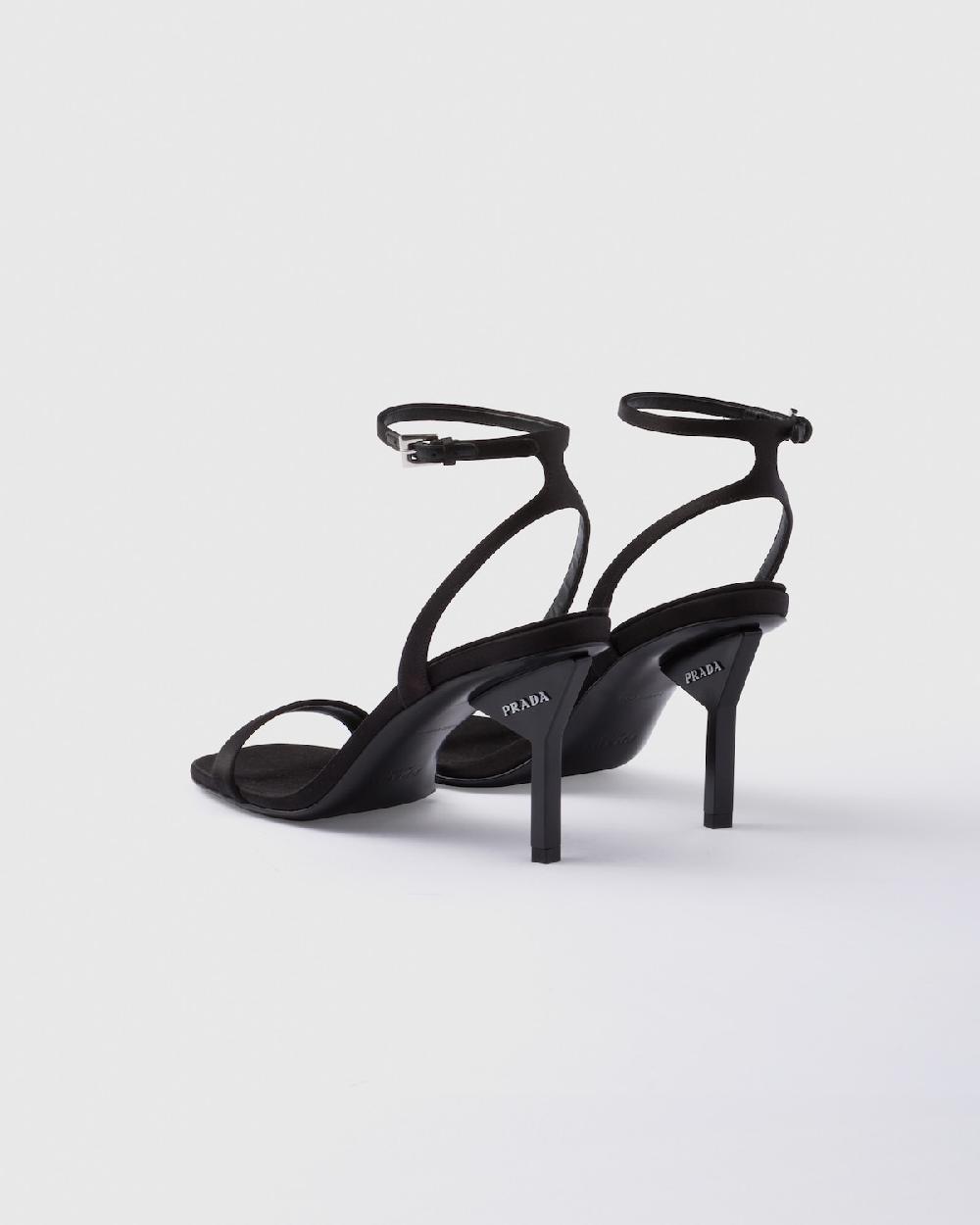 Prada Sandalias de satén de tacón alto Outlet