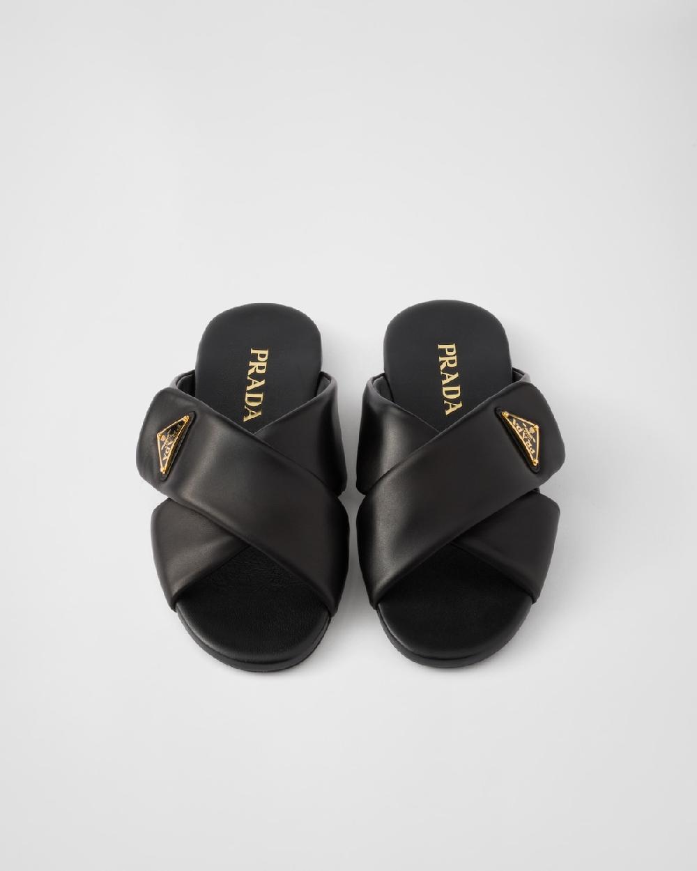 Prada Sandalias planas de napa acolchada Venta caliente