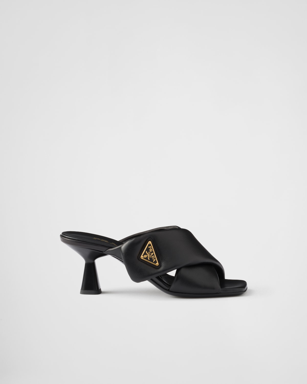 Prada Sandalias de napa acolchadas Gran oferta