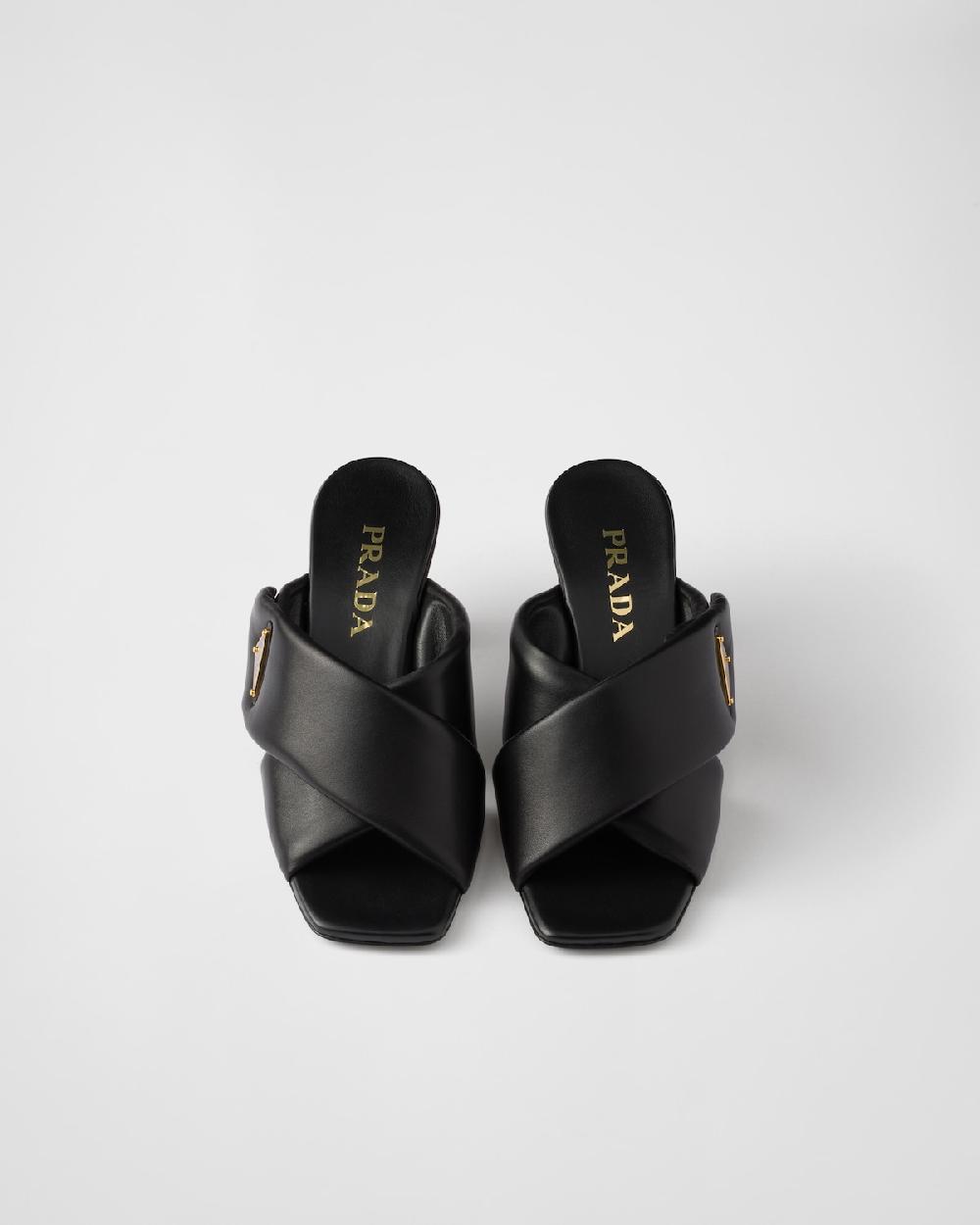 Prada Sandalias de napa acolchadas Gran oferta