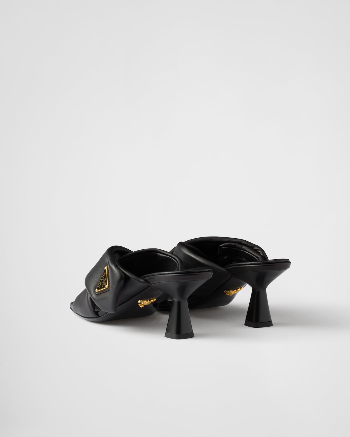 Prada Sandalias de napa acolchadas Gran oferta