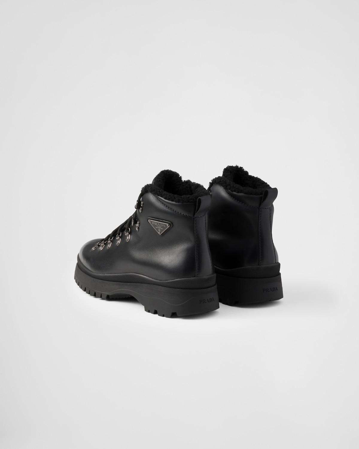 Prada Botines de piel Brixxen Último día