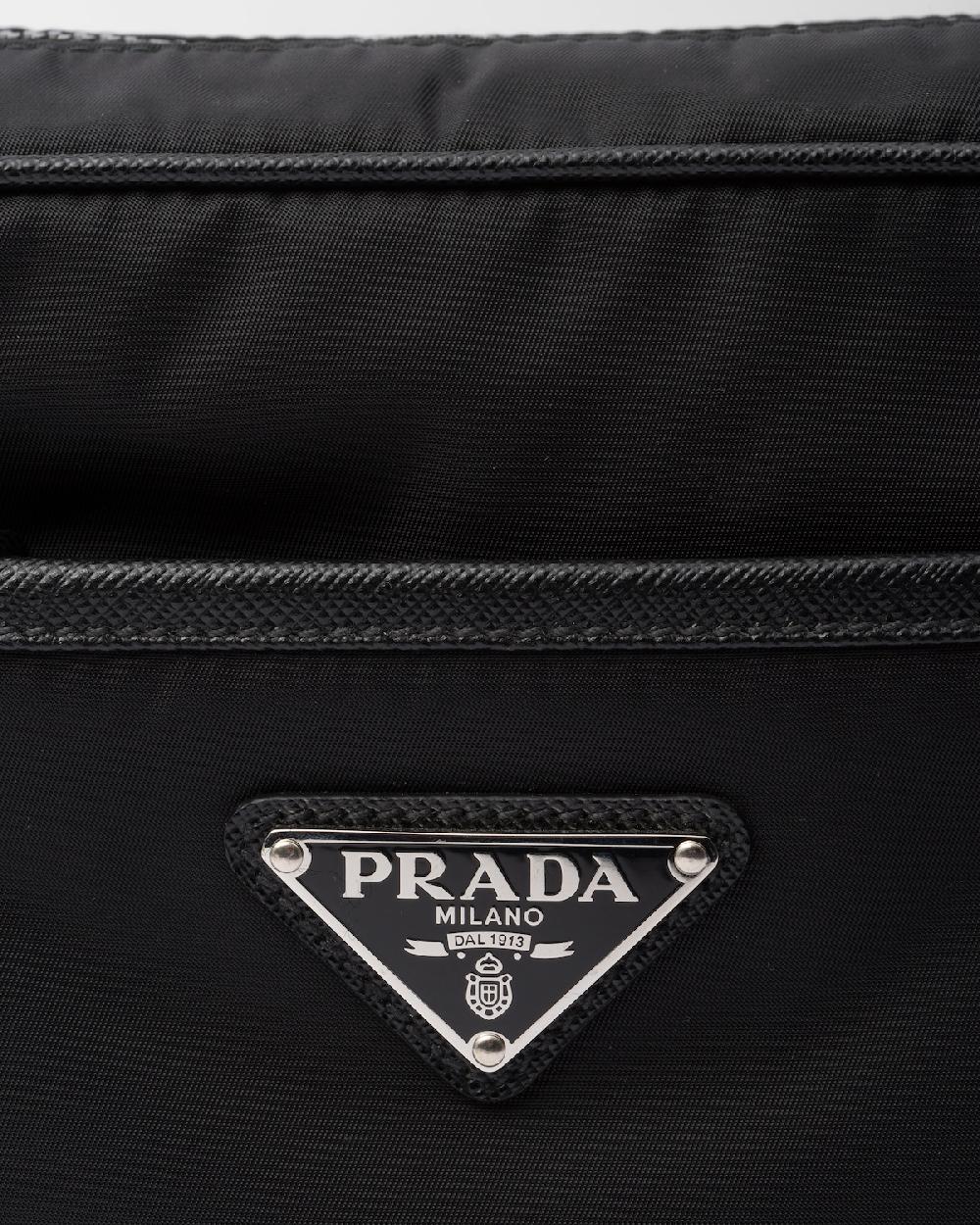 Prada Bolso bandolera de Re-Nylon y piel Saffiano Última moda