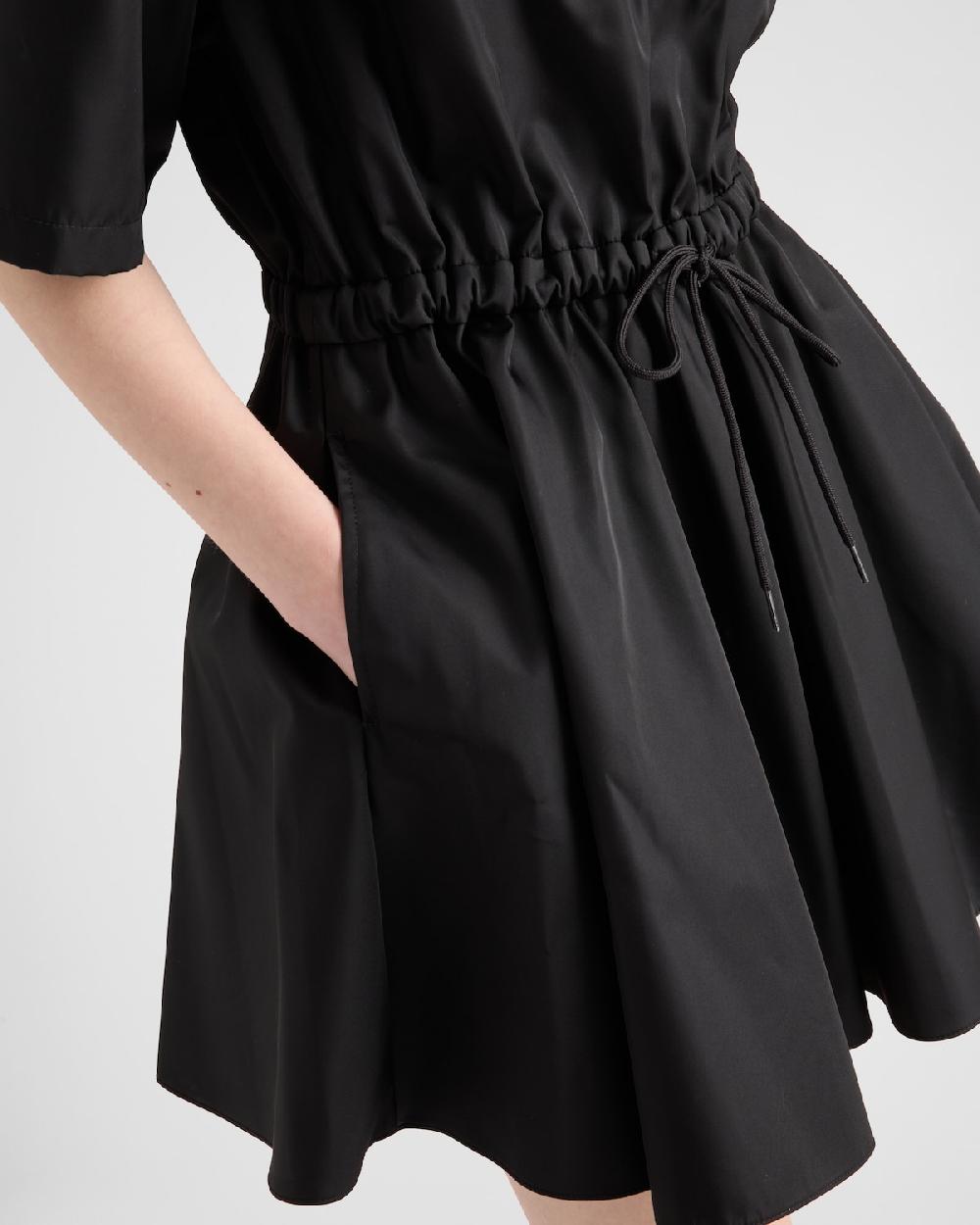 Prada Vestido de manga corta en Re-Nylon Rebajas
