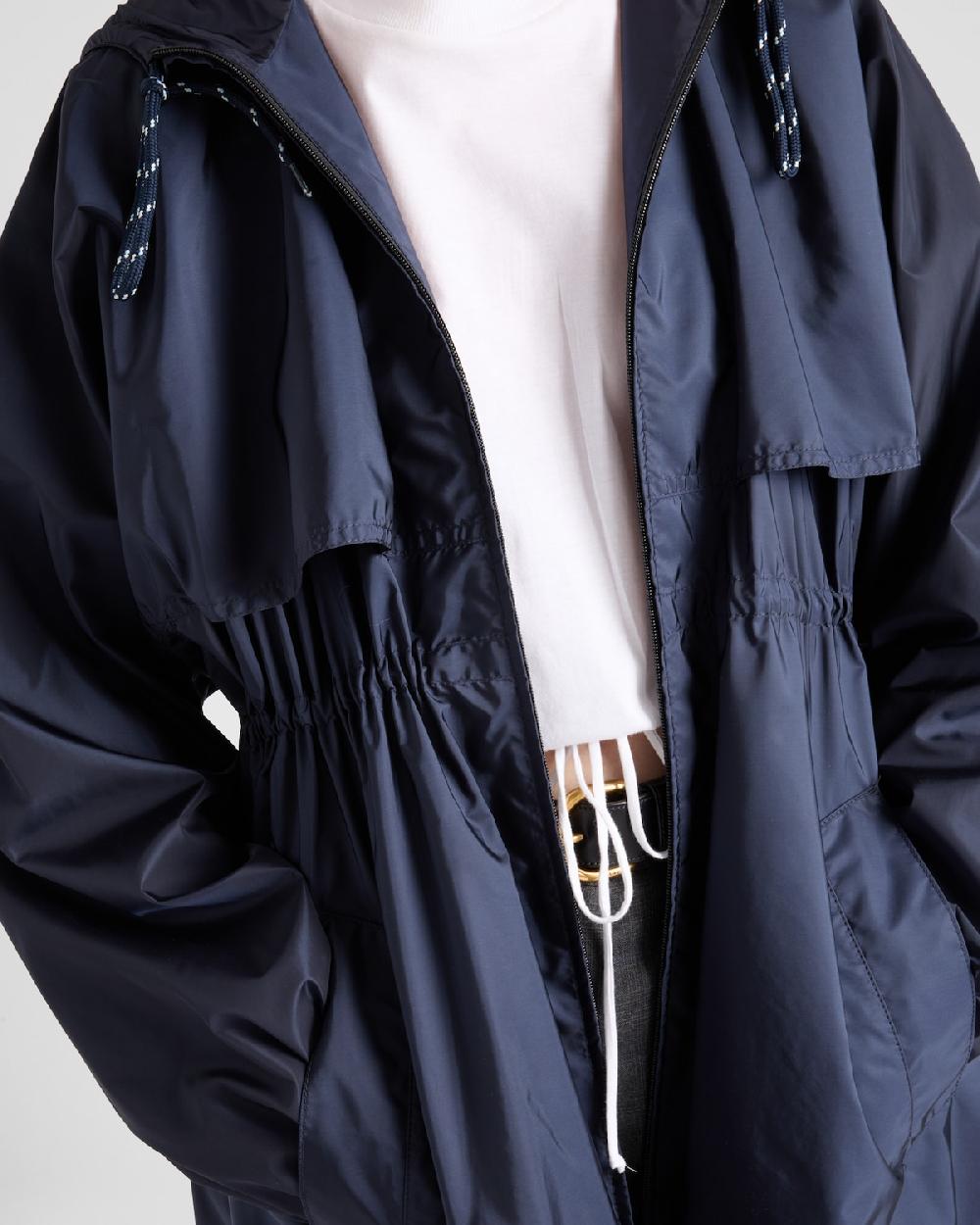 Prada Chubasquero de Re-Nylon ligero largo Venta caliente