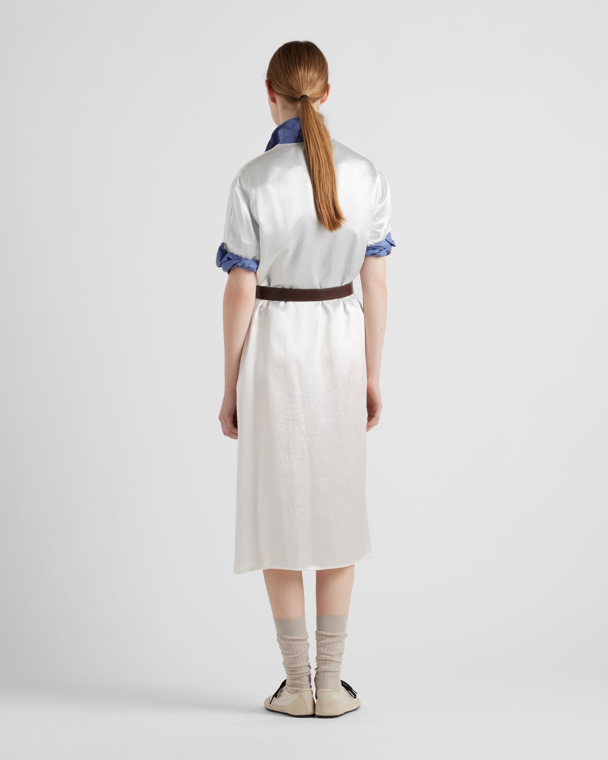Prada Vestido midi de satén bordado Rebajas top