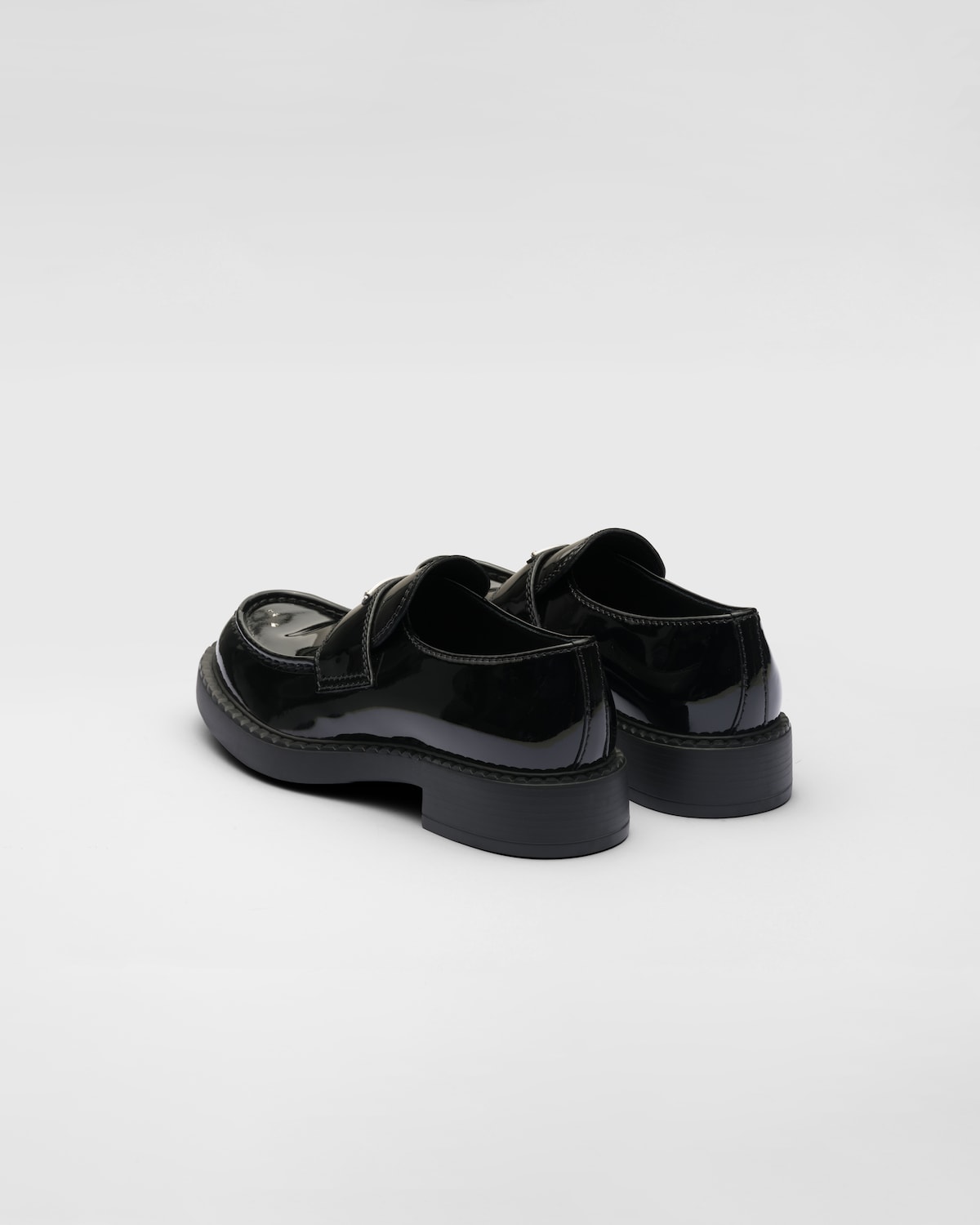 Prada Mocasines Chocolate de charol Solo queda un día