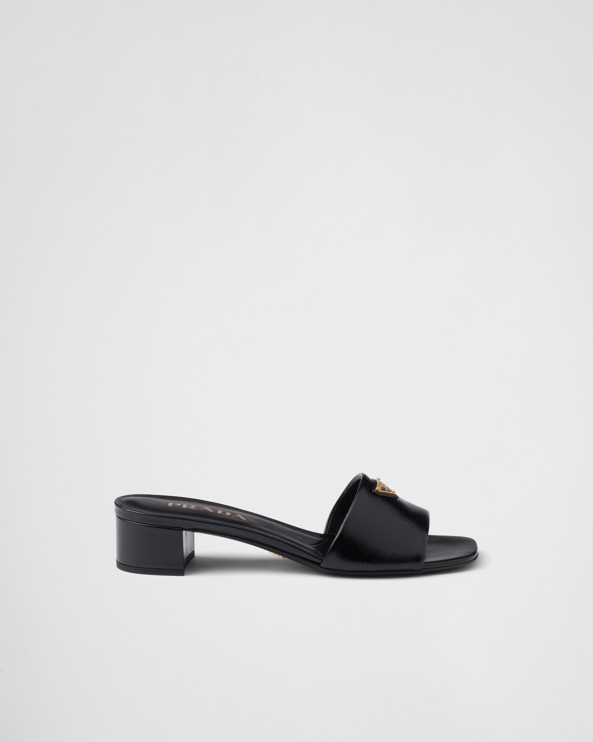 Prada  Sandalias de charol en piel Saffiano Ofertas de temporada